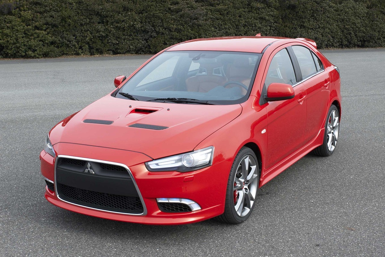 Mitsubishi Lancer: 8 фото