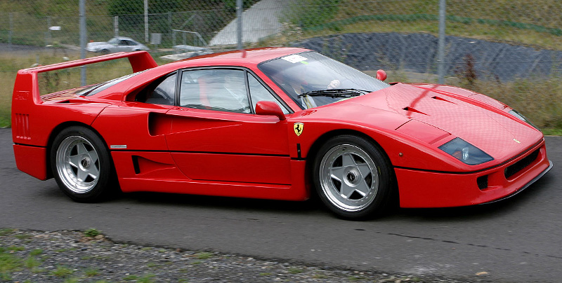 Ferrari F40: 7 фото