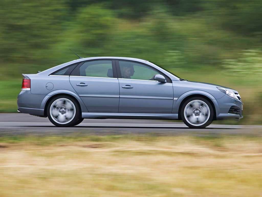 Opel Vectra Hatchback: 2 фото