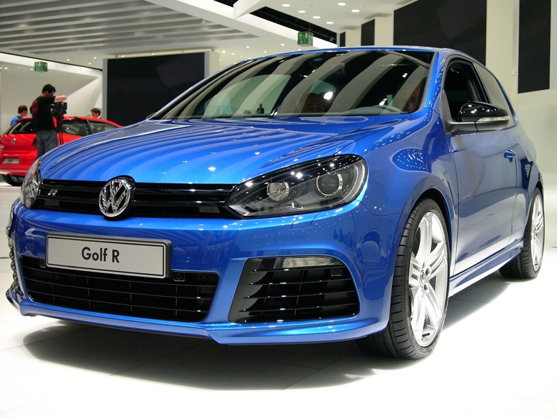 Volkswagen Golf R: 9 фото